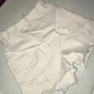 Adjustable waist band maternity shorts